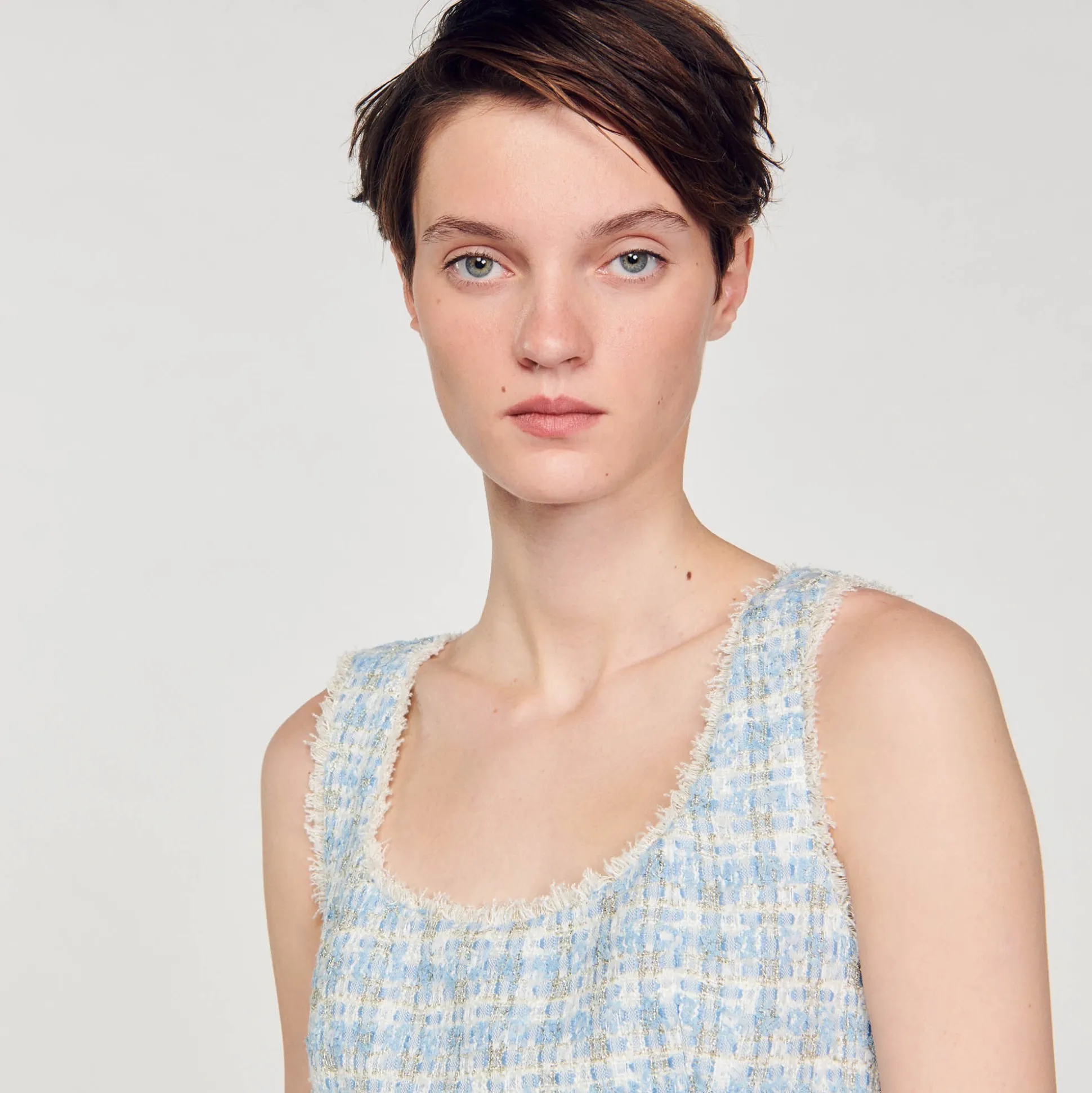 Robe Courte En Tweed