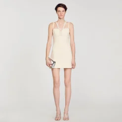 Robe Courte Ornée De Perles