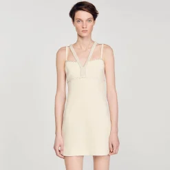 Robe Courte Ornée De Perles