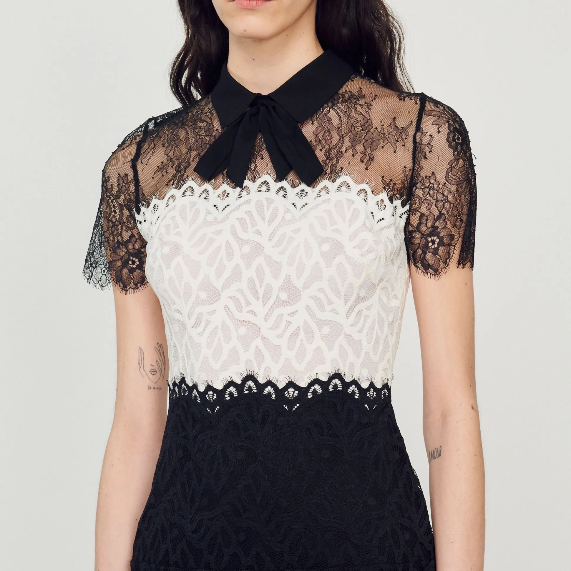 Robe En Dentelle Bi-couleur