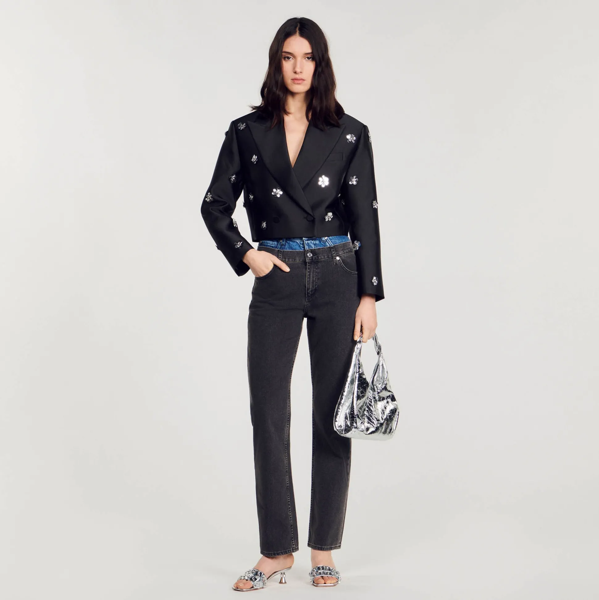 Veste Courte Satinée Ornée De Fleurs