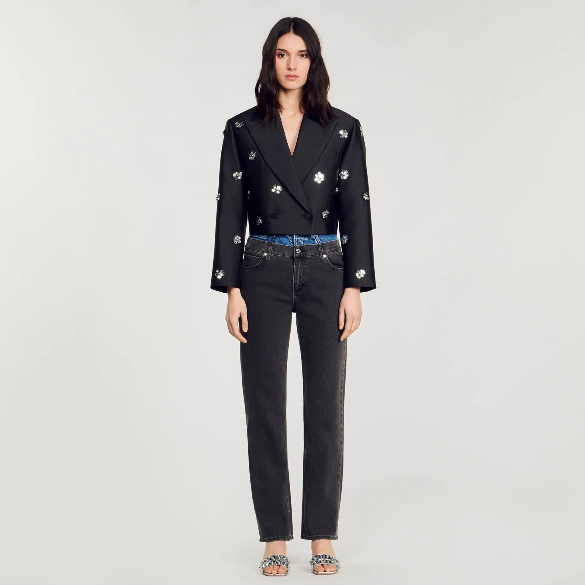 Veste Courte Satinée Ornée De Fleurs